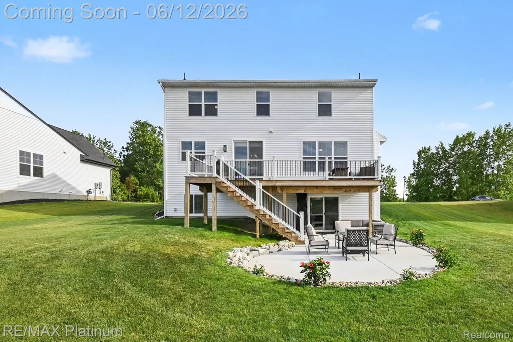 603 Land Bridge Perry City MI 48872