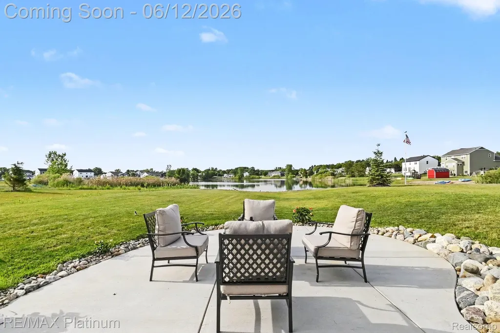 603 Land Bridge Perry City MI 48872