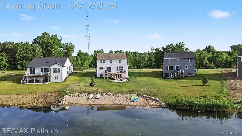 603 Land Bridge Perry City MI 48872