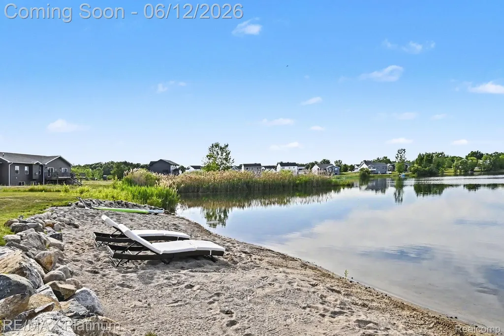 603 Land Bridge Perry City MI 48872