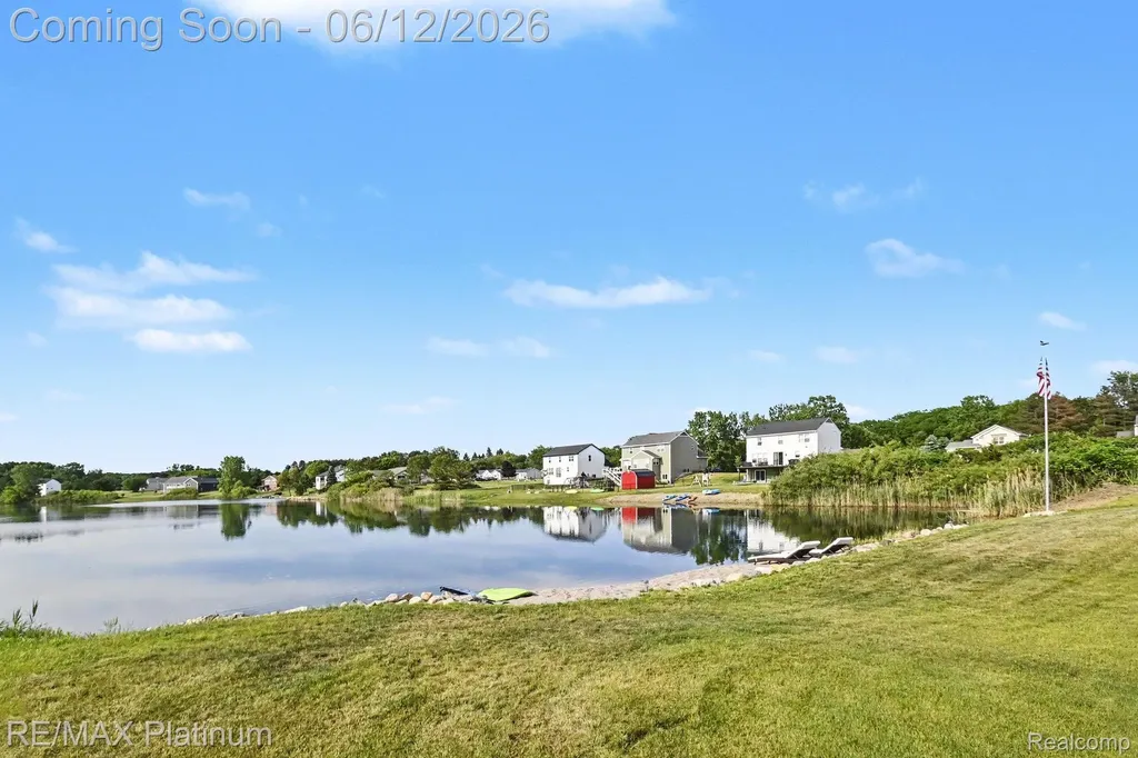 603 Land Bridge Perry City MI 48872