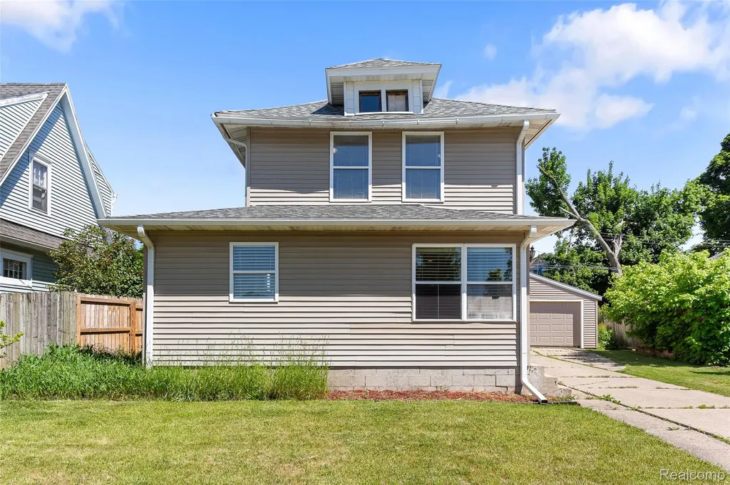 218 W Greenlawn Avenue Lansing City MI 48910