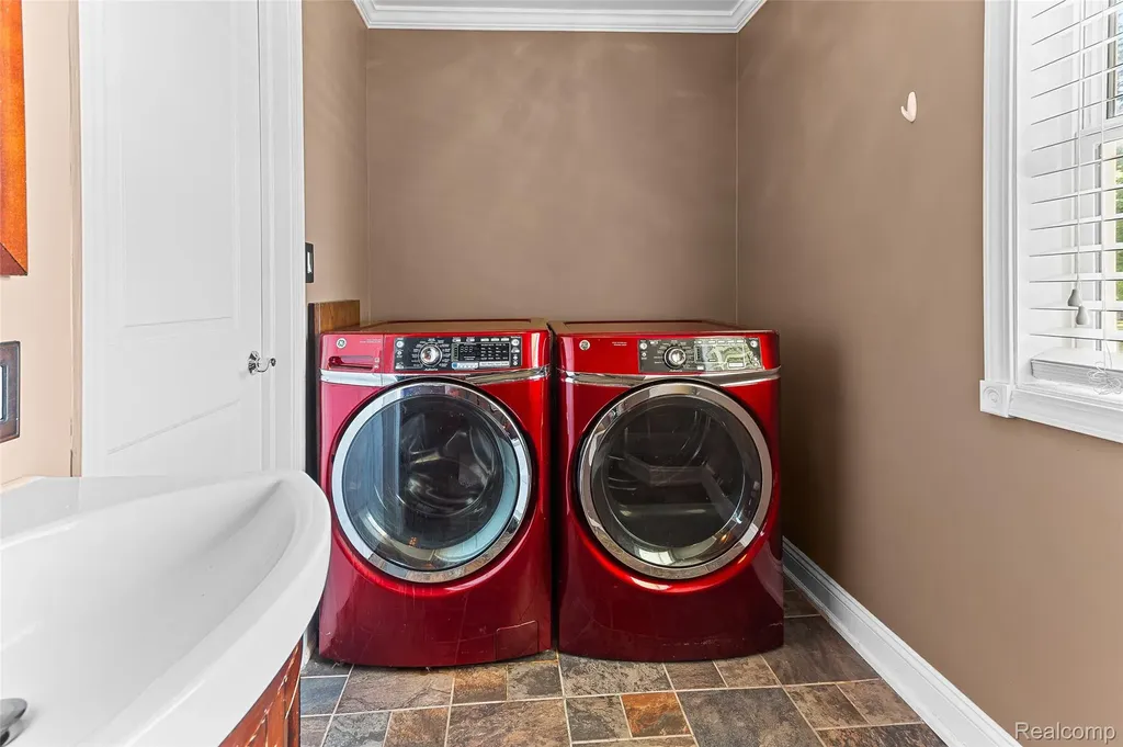 218 W Greenlawn Avenue Lansing City MI 48910
