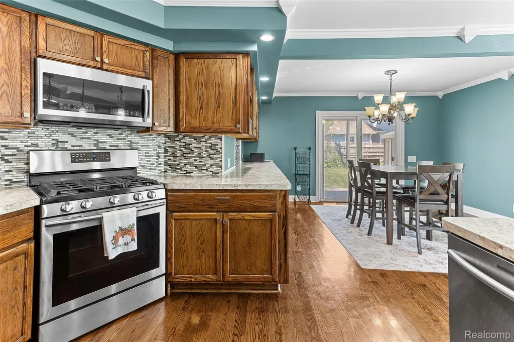218 W Greenlawn Avenue Lansing City MI 48910