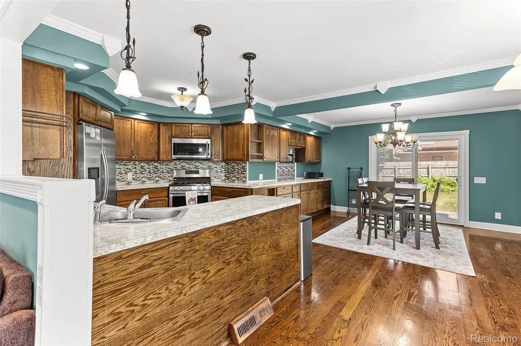 218 W Greenlawn Avenue Lansing City MI 48910
