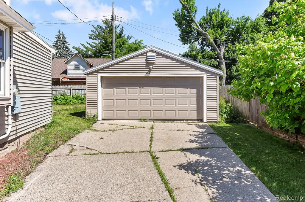 218 W Greenlawn Avenue Lansing City MI 48910
