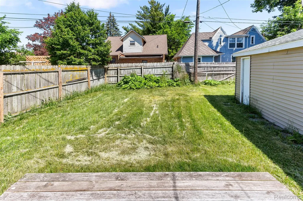 218 W Greenlawn Avenue Lansing City MI 48910