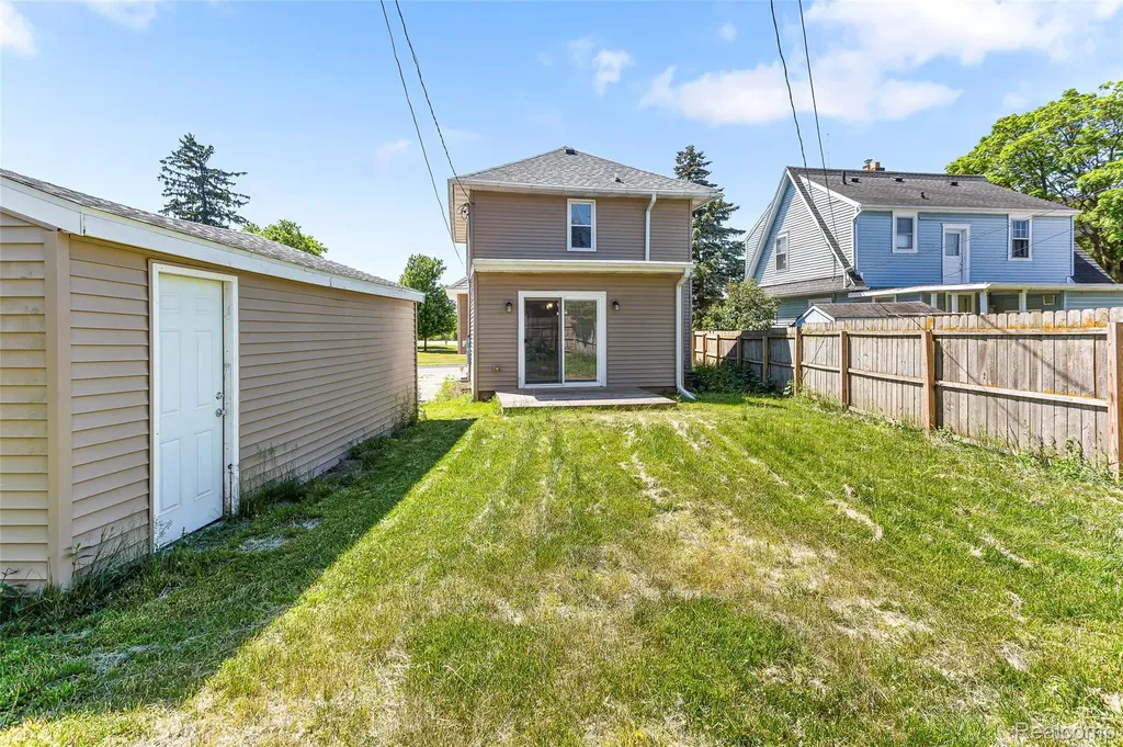 218 W Greenlawn Avenue Lansing City MI 48910