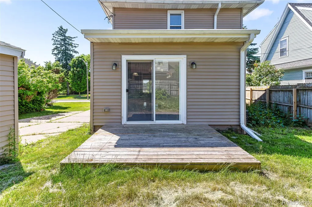 218 W Greenlawn Avenue Lansing City MI 48910