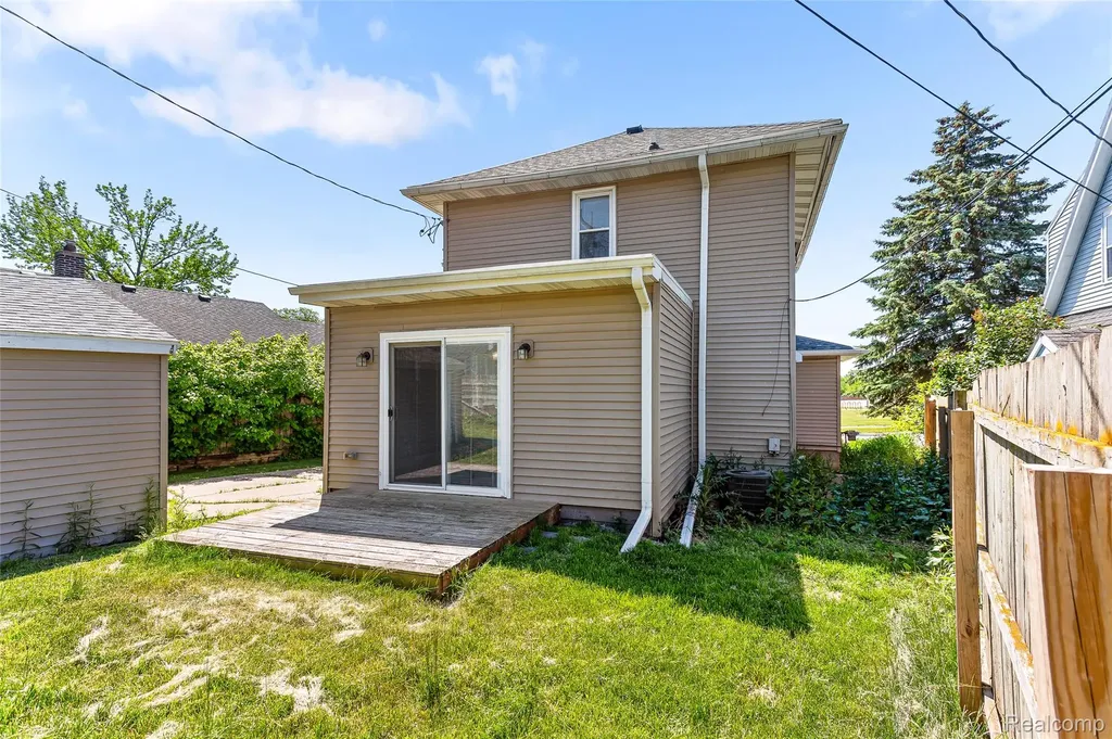 218 W Greenlawn Avenue Lansing City MI 48910