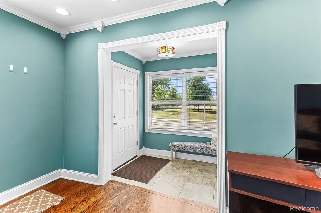 218 W Greenlawn Avenue Lansing City MI 48910