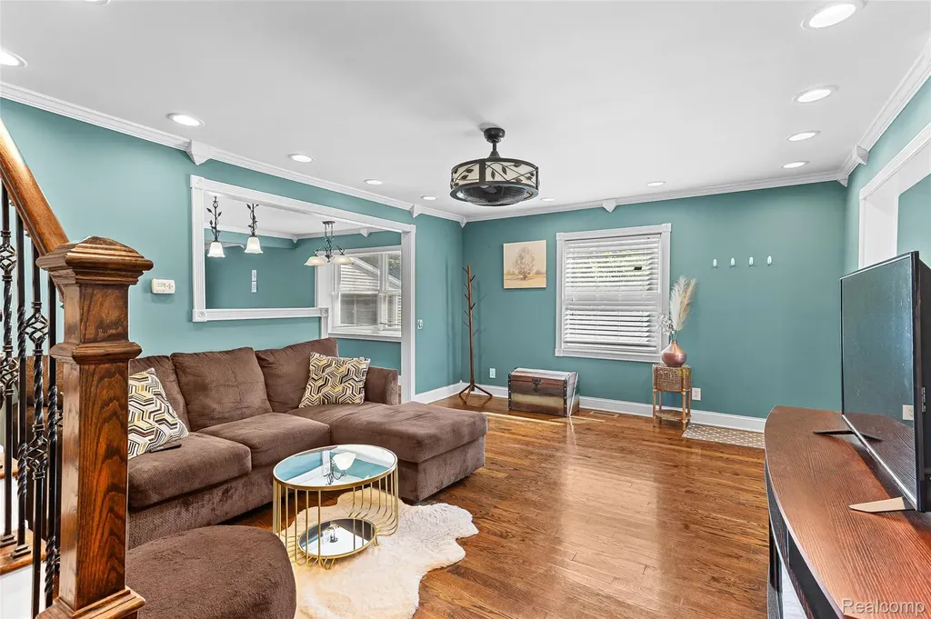 218 W Greenlawn Avenue Lansing City MI 48910