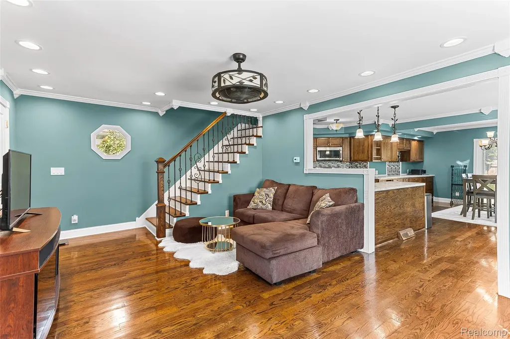 218 W Greenlawn Avenue Lansing City MI 48910