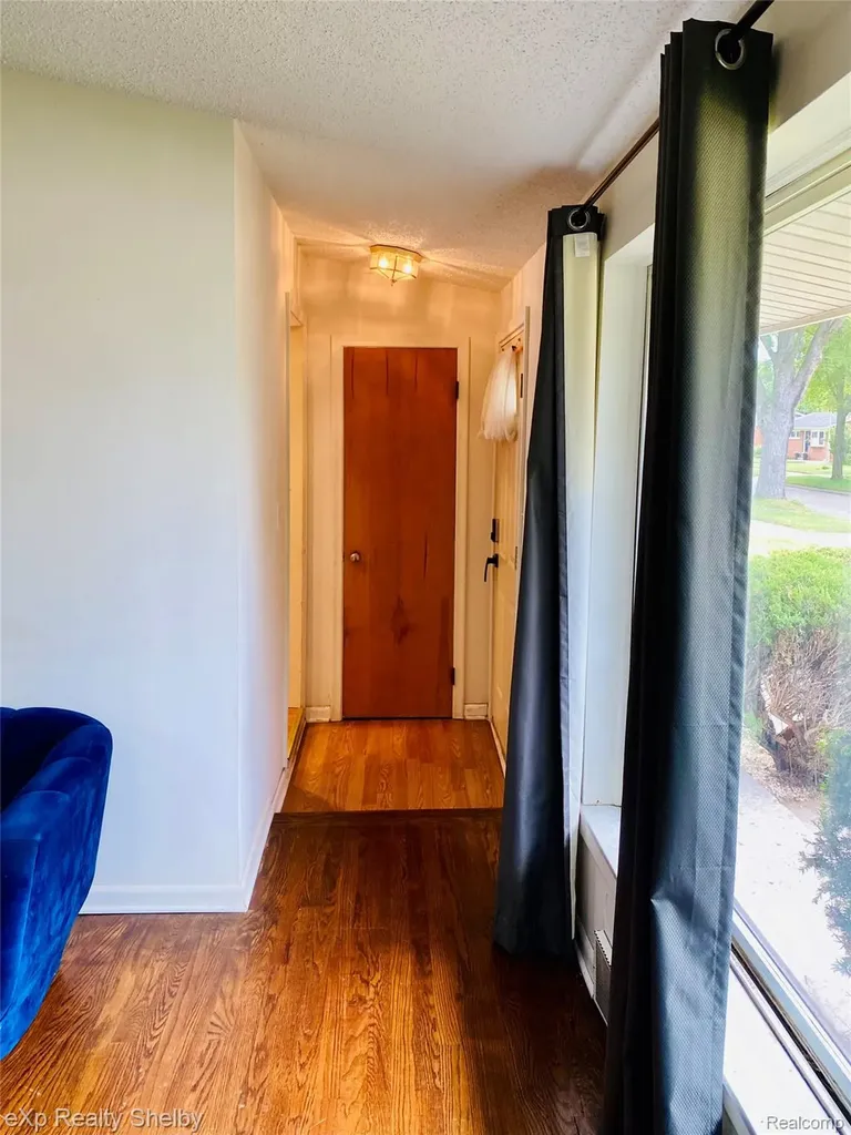 1545 Cynthia Avenue Madison Heights City MI 48071