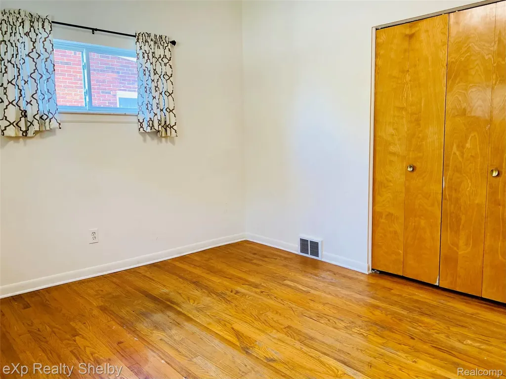 1545 Cynthia Avenue Madison Heights City MI 48071