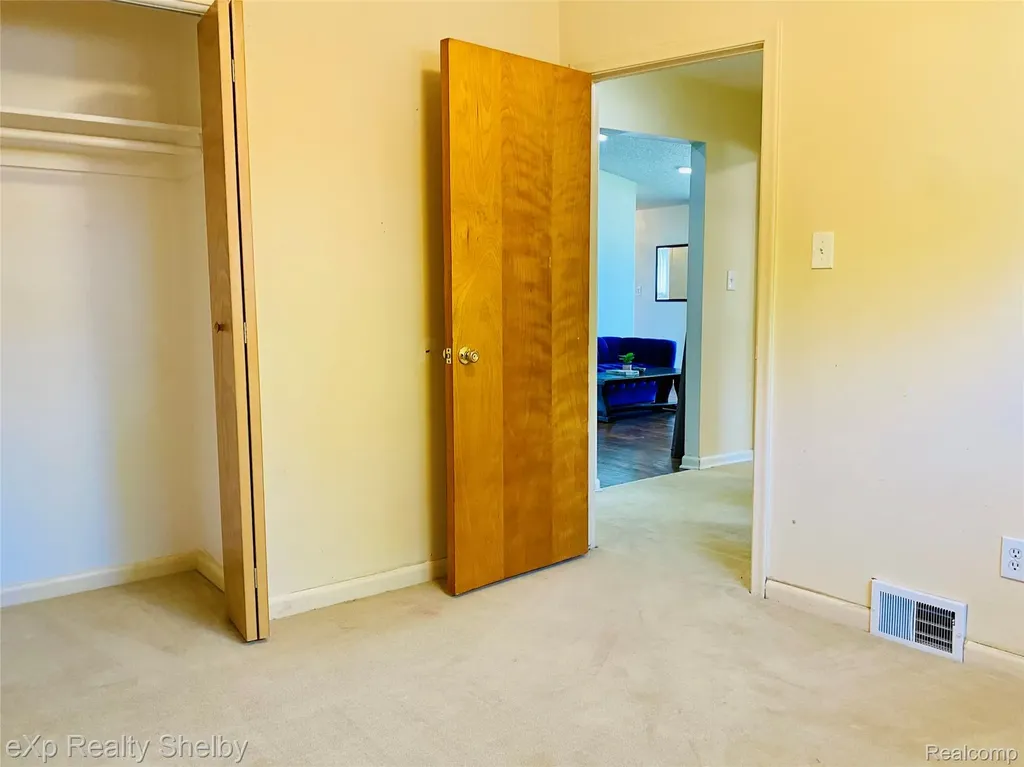 1545 Cynthia Avenue Madison Heights City MI 48071