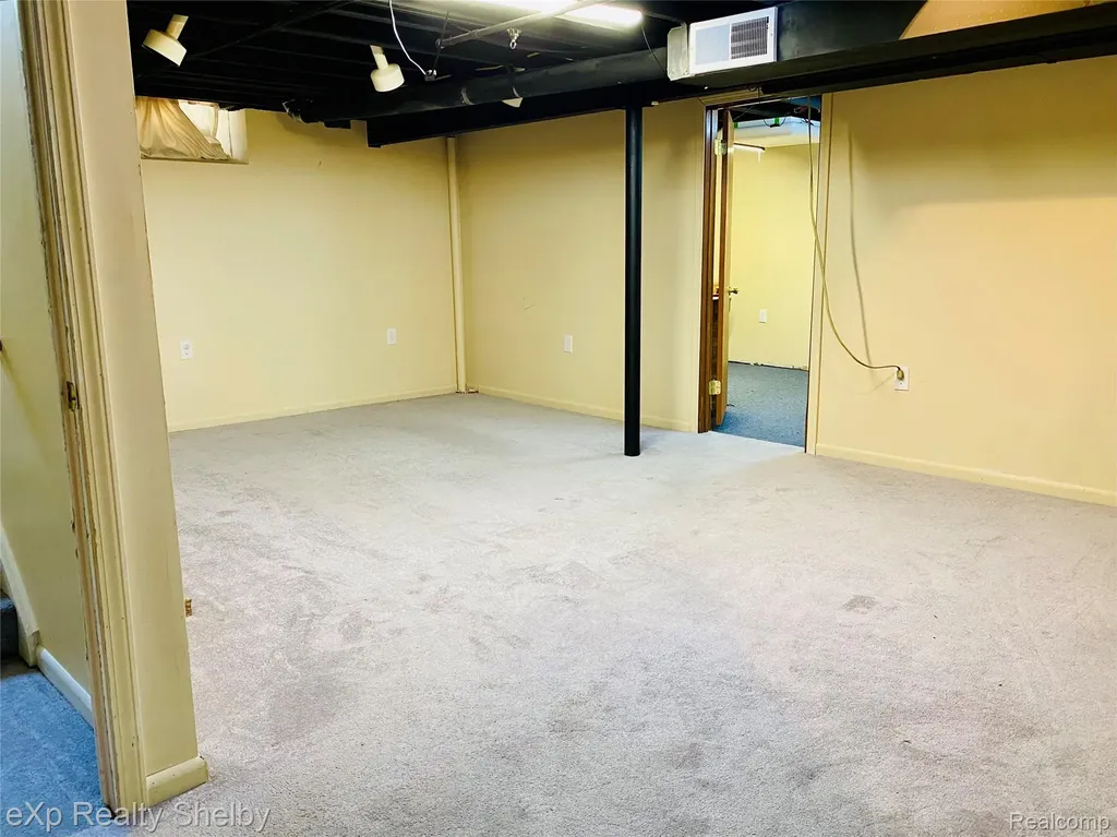 1545 Cynthia Avenue Madison Heights City MI 48071