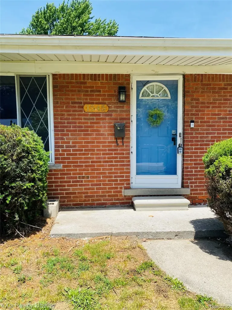 1545 Cynthia Avenue Madison Heights City MI 48071