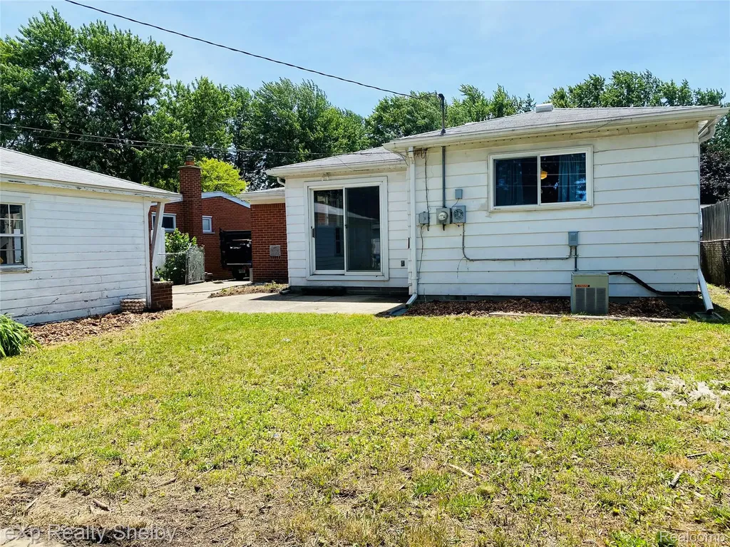 1545 Cynthia Avenue Madison Heights City MI 48071