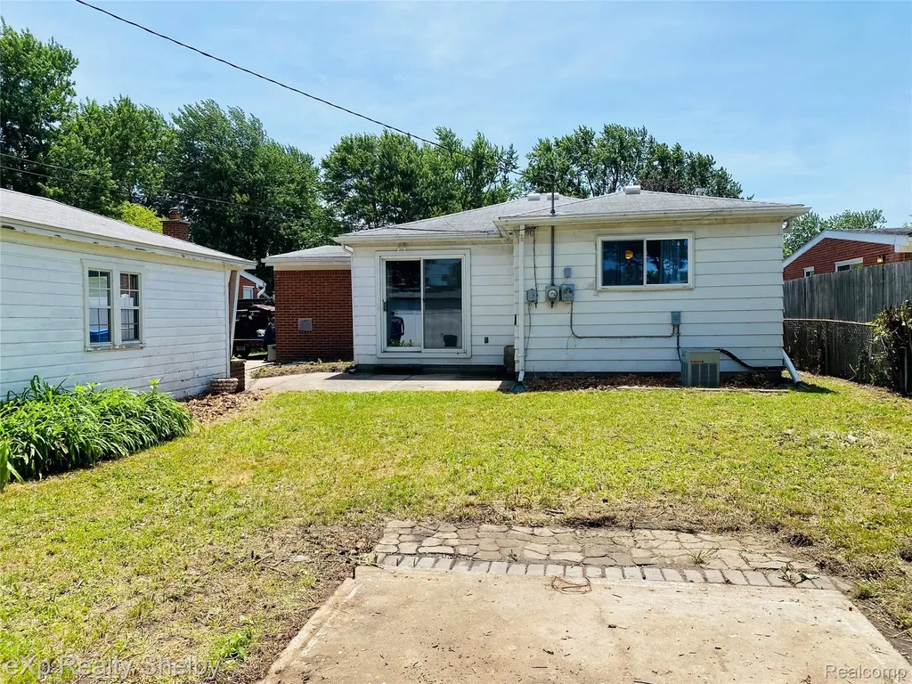 1545 Cynthia Avenue Madison Heights City MI 48071