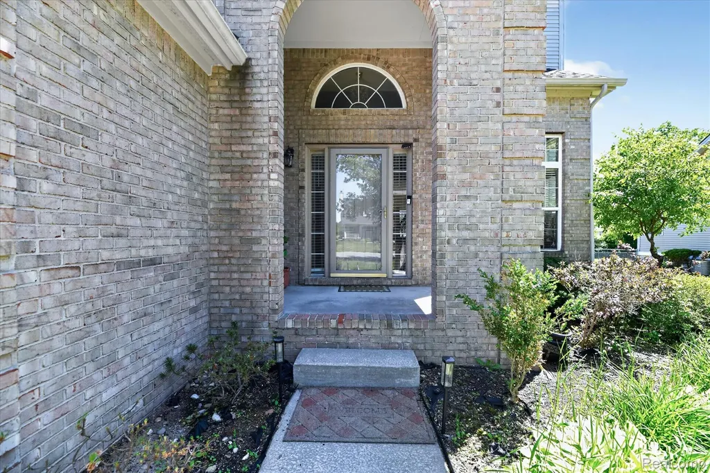 5324 Sequoia Court Burton City MI 48439
