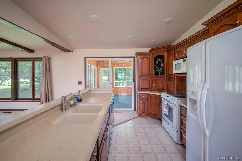 607 E King Street Corunna City MI 48817