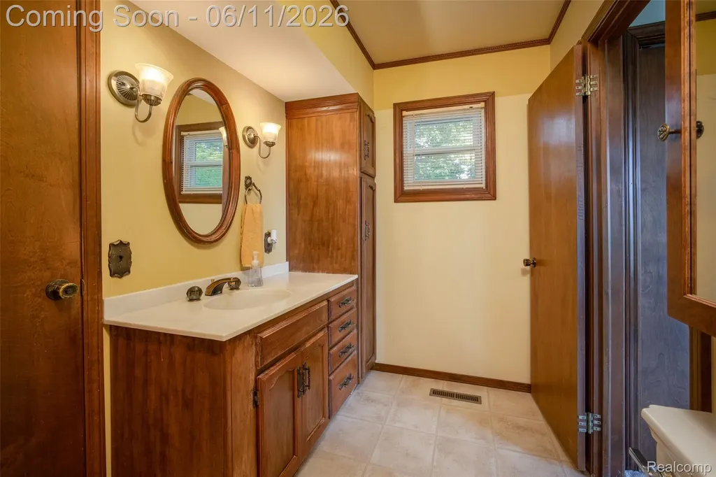 607 E King Street Corunna City MI 48817