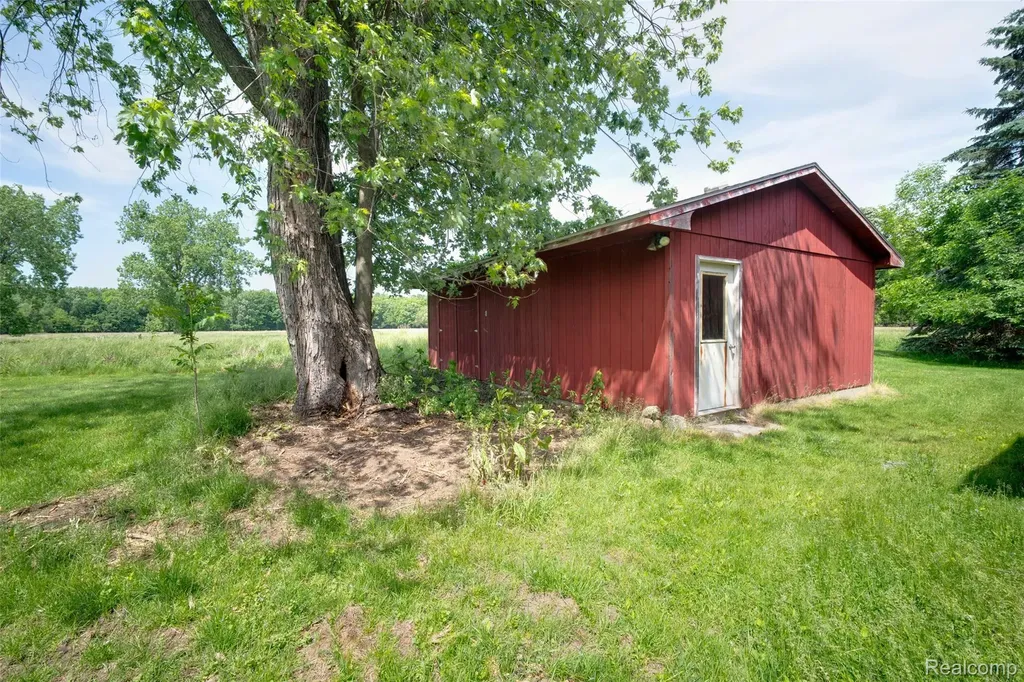 607 E King Street Corunna City MI 48817