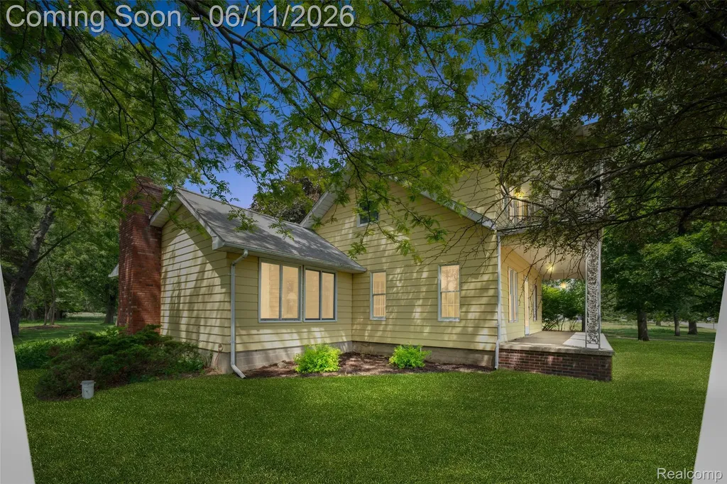 607 E King Street Corunna City MI 48817