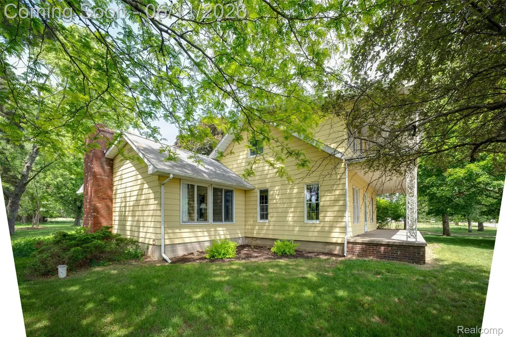 607 E King Street Corunna City MI 48817