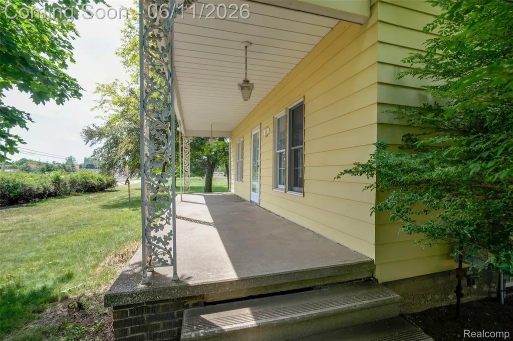 607 E King Street Corunna City MI 48817