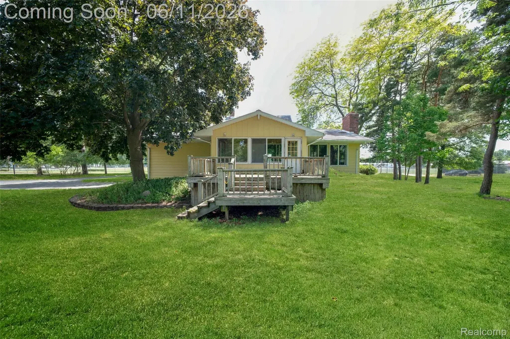 607 E King Street Corunna City MI 48817