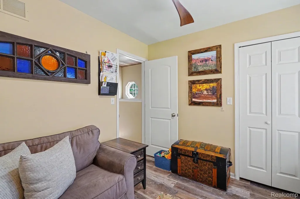 3544 Fort Drive Waterford Charter Township MI 48328