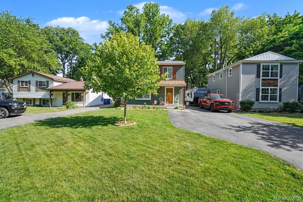 3544 Fort Drive Waterford Charter Township MI 48328