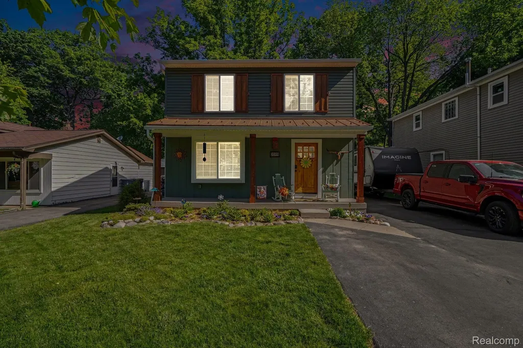 3544 Fort Drive Waterford Charter Township MI 48328
