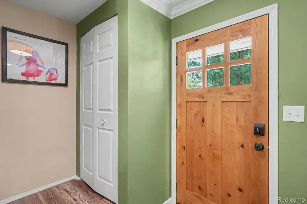 3544 Fort Drive Waterford Charter Township MI 48328