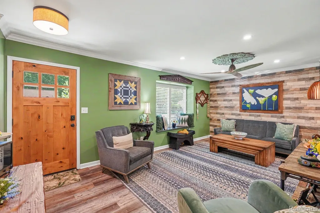 3544 Fort Drive Waterford Charter Township MI 48328