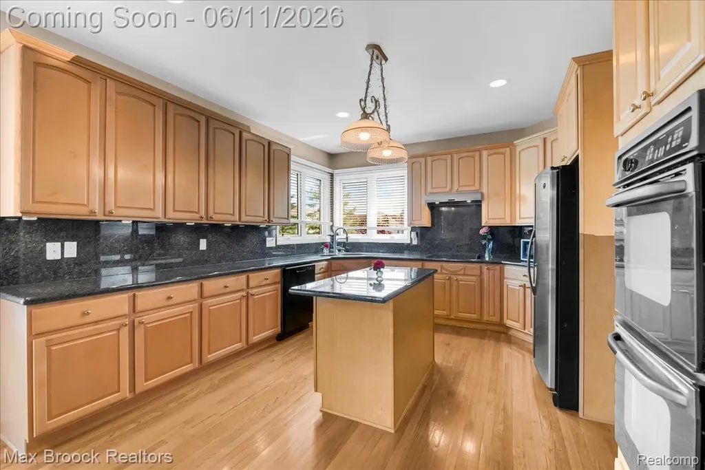 47159 Northumberland Street Novi City MI 48374