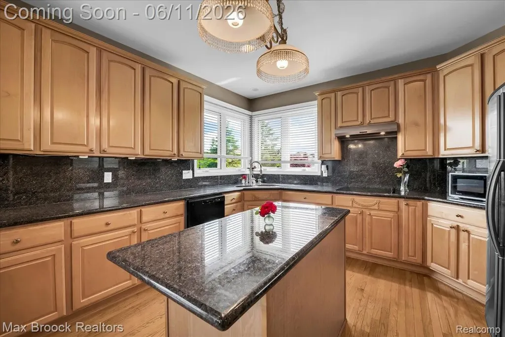 47159 Northumberland Street Novi City MI 48374