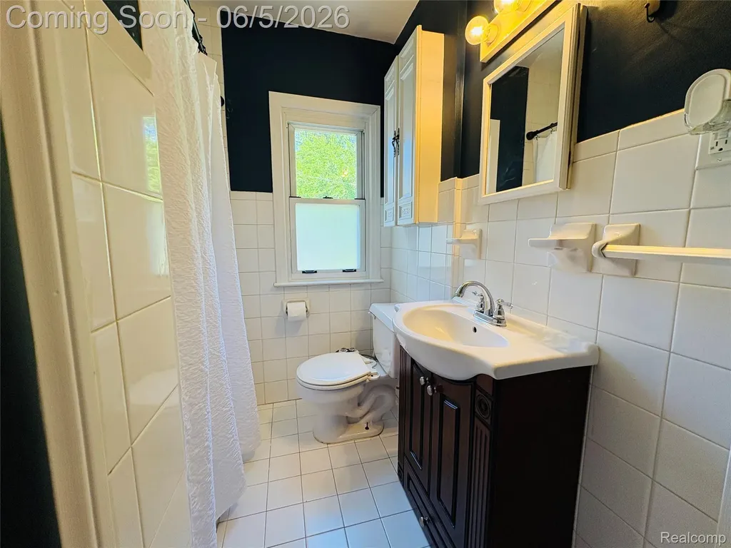 27305 Townley Street Madison Heights City MI 48071
