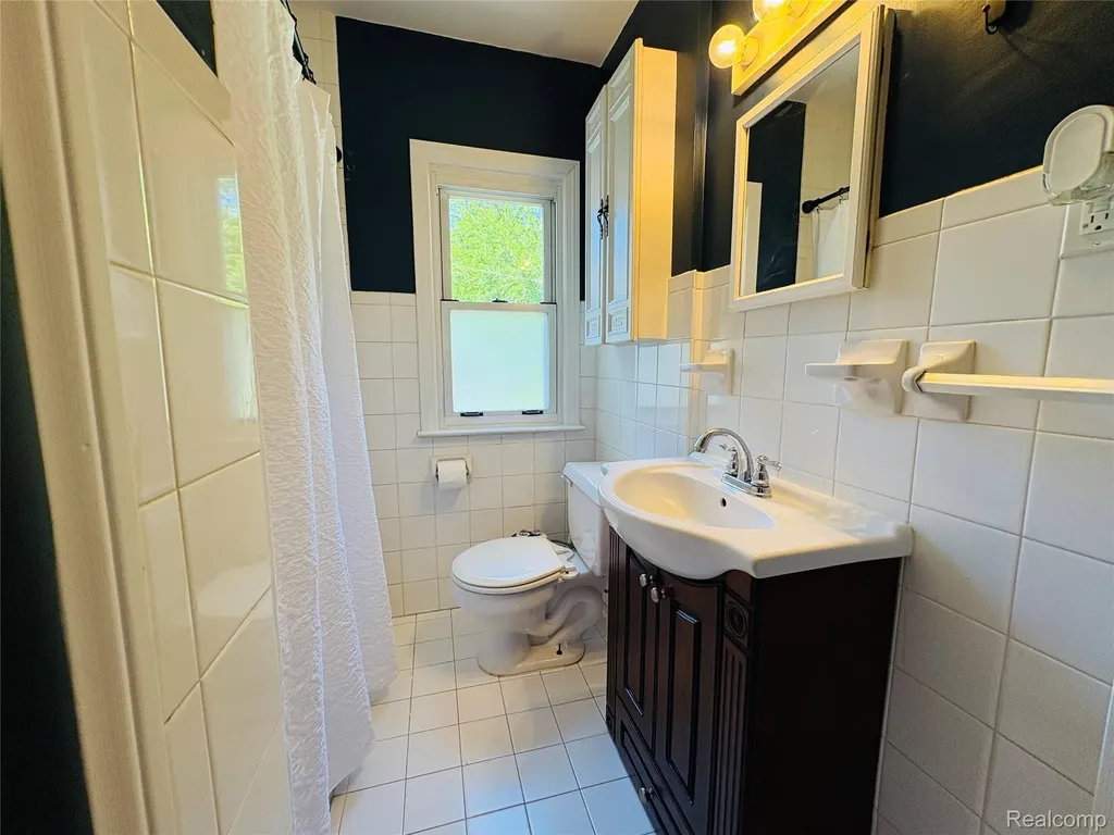 27305 Townley Street Madison Heights City MI 48071