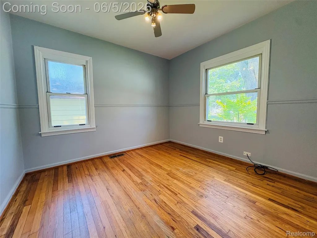 27305 Townley Street Madison Heights City MI 48071