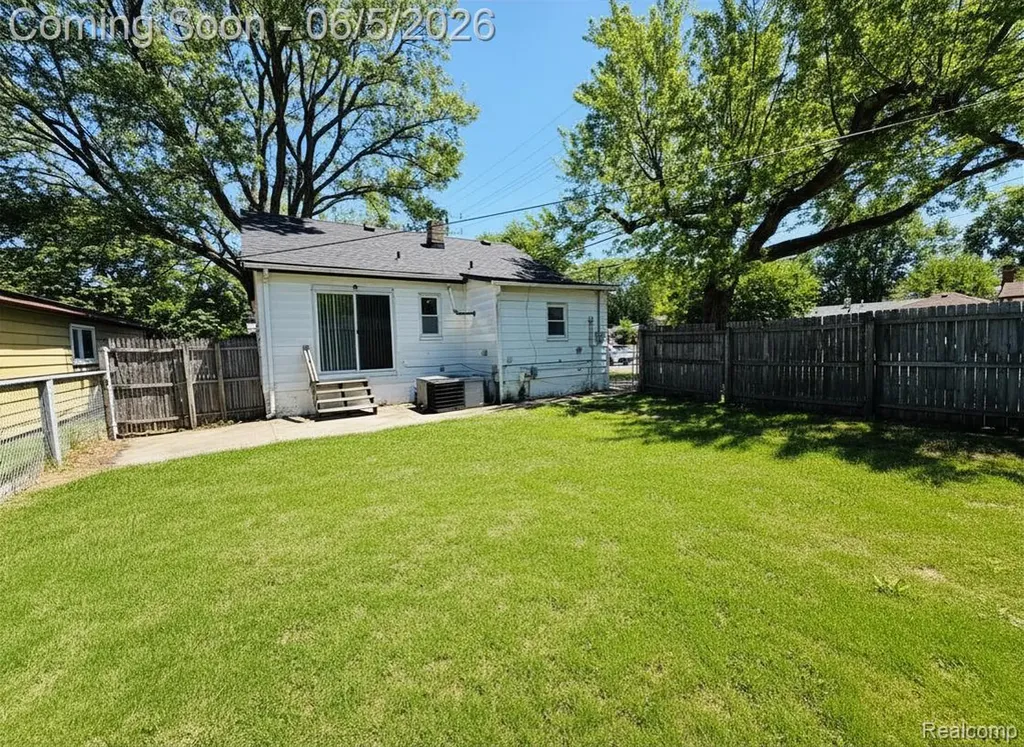 27305 Townley Street Madison Heights City MI 48071