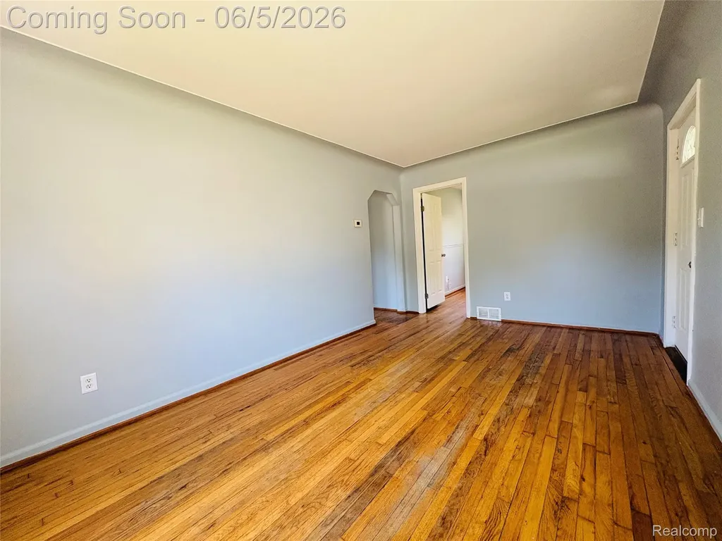 27305 Townley Street Madison Heights City MI 48071