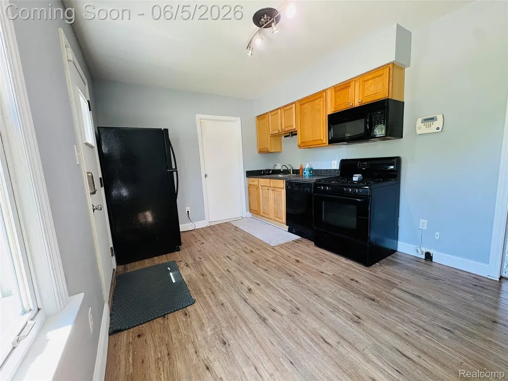 27305 Townley Street Madison Heights City MI 48071