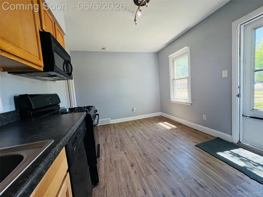 27305 Townley Street Madison Heights City MI 48071