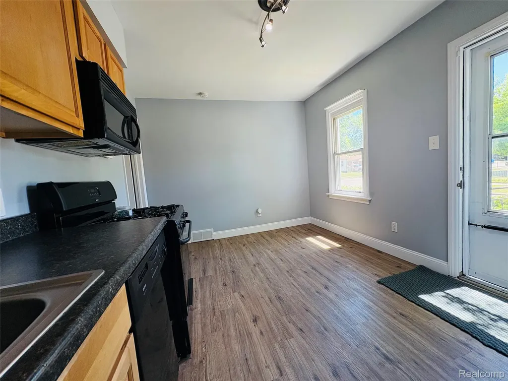 27305 Townley Street Madison Heights City MI 48071