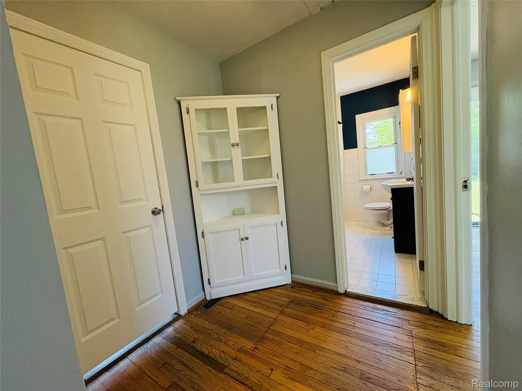 27305 Townley Street Madison Heights City MI 48071