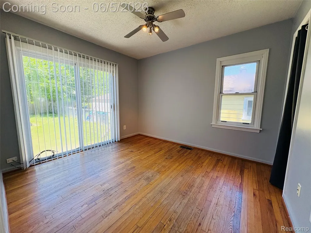 27305 Townley Street Madison Heights City MI 48071