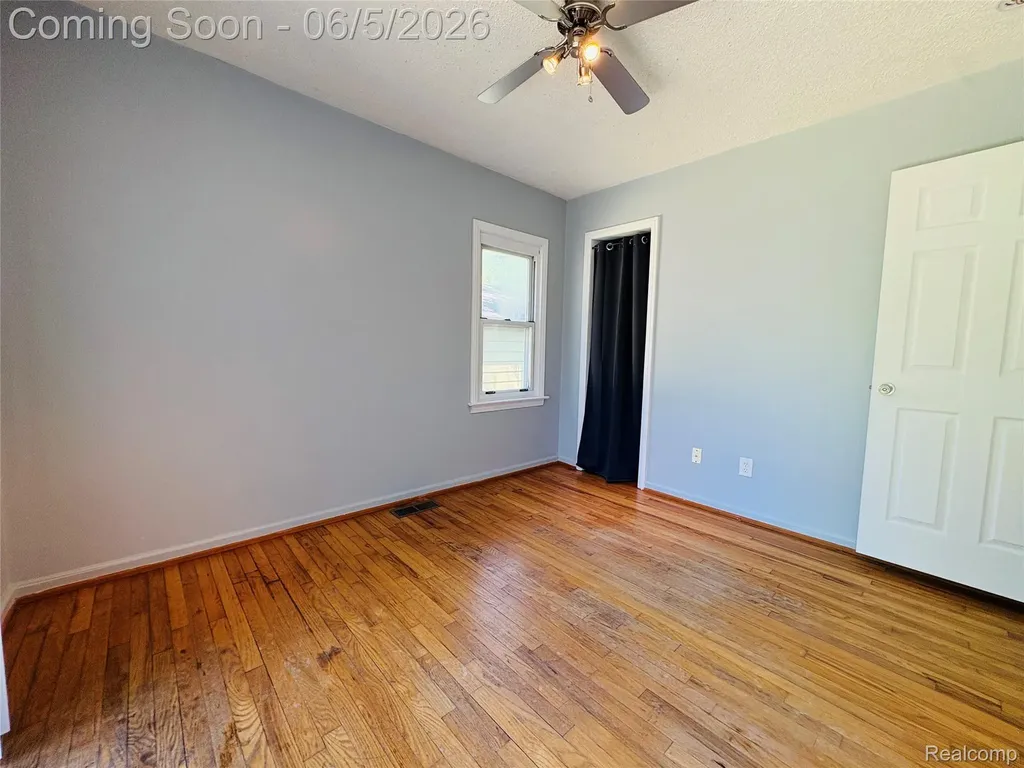 27305 Townley Street Madison Heights City MI 48071